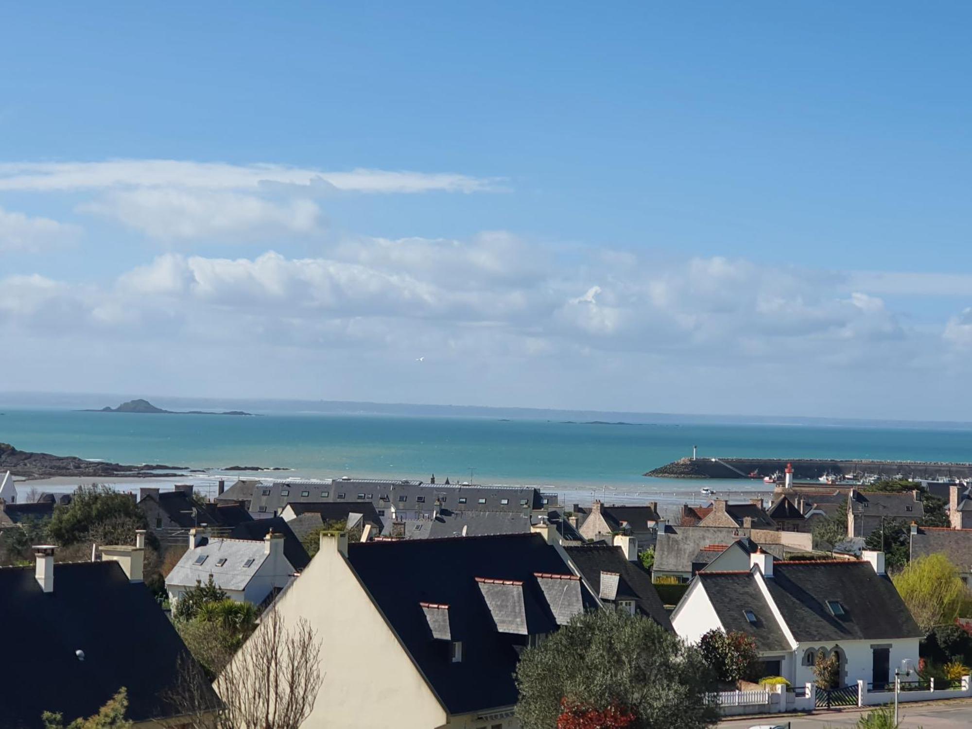 Appartement Bretagne Vue Mer Exceptionnelle Sur Les Hauts D'Erquy Au Calme ! Et Au Pied Du Gr34 Exterior photo